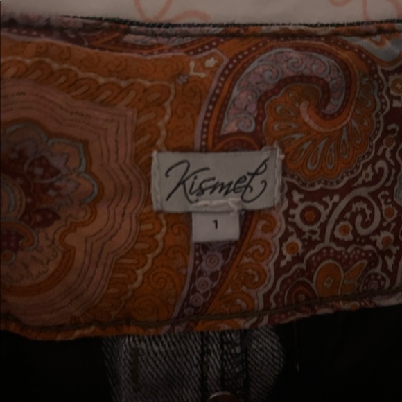 Kismet Dark Low-Rise Denim Shorts with Paisley Inner Waistband - Picture 3 of 5